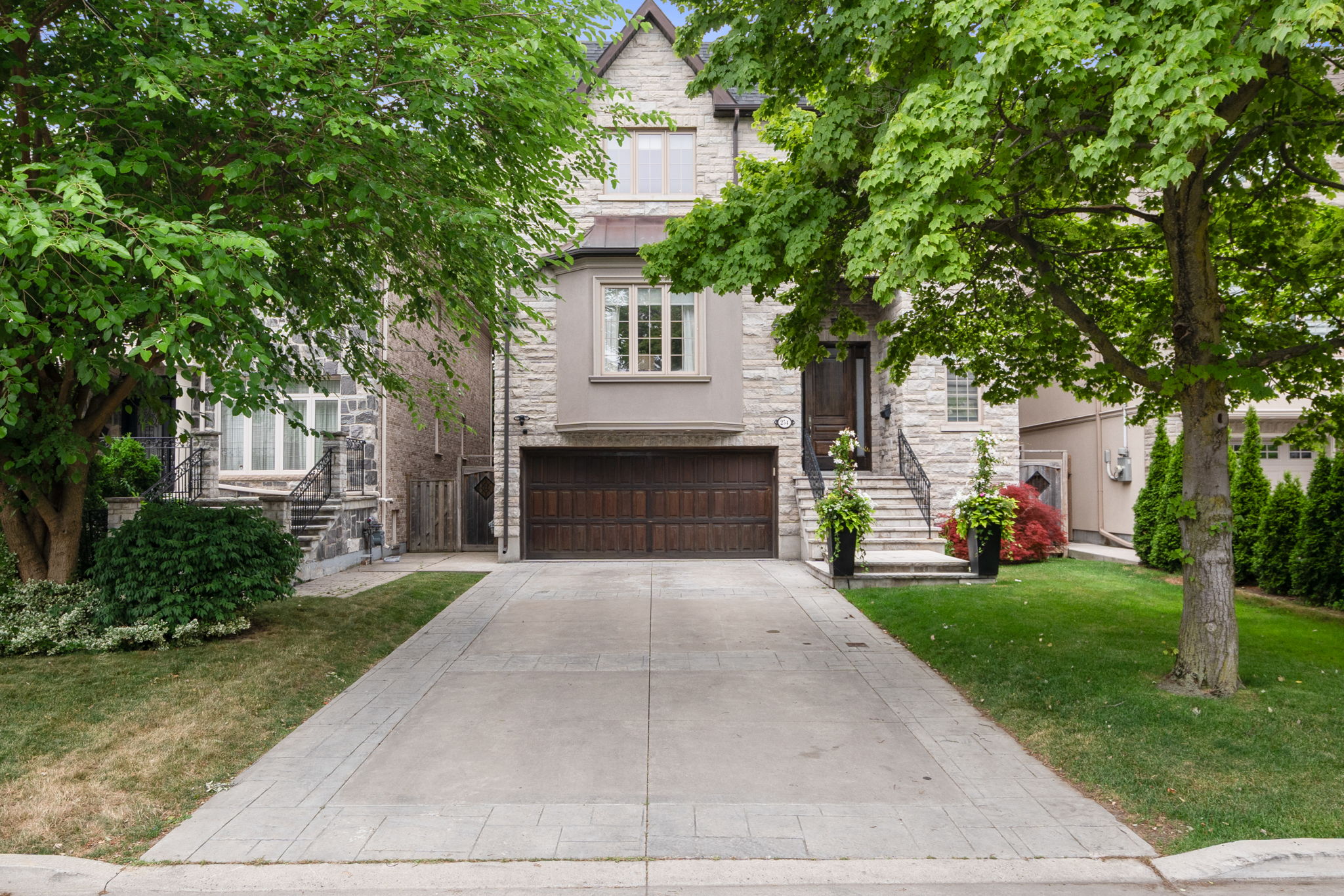 254 Haddington Ave Toronto, ON M5M 2P9