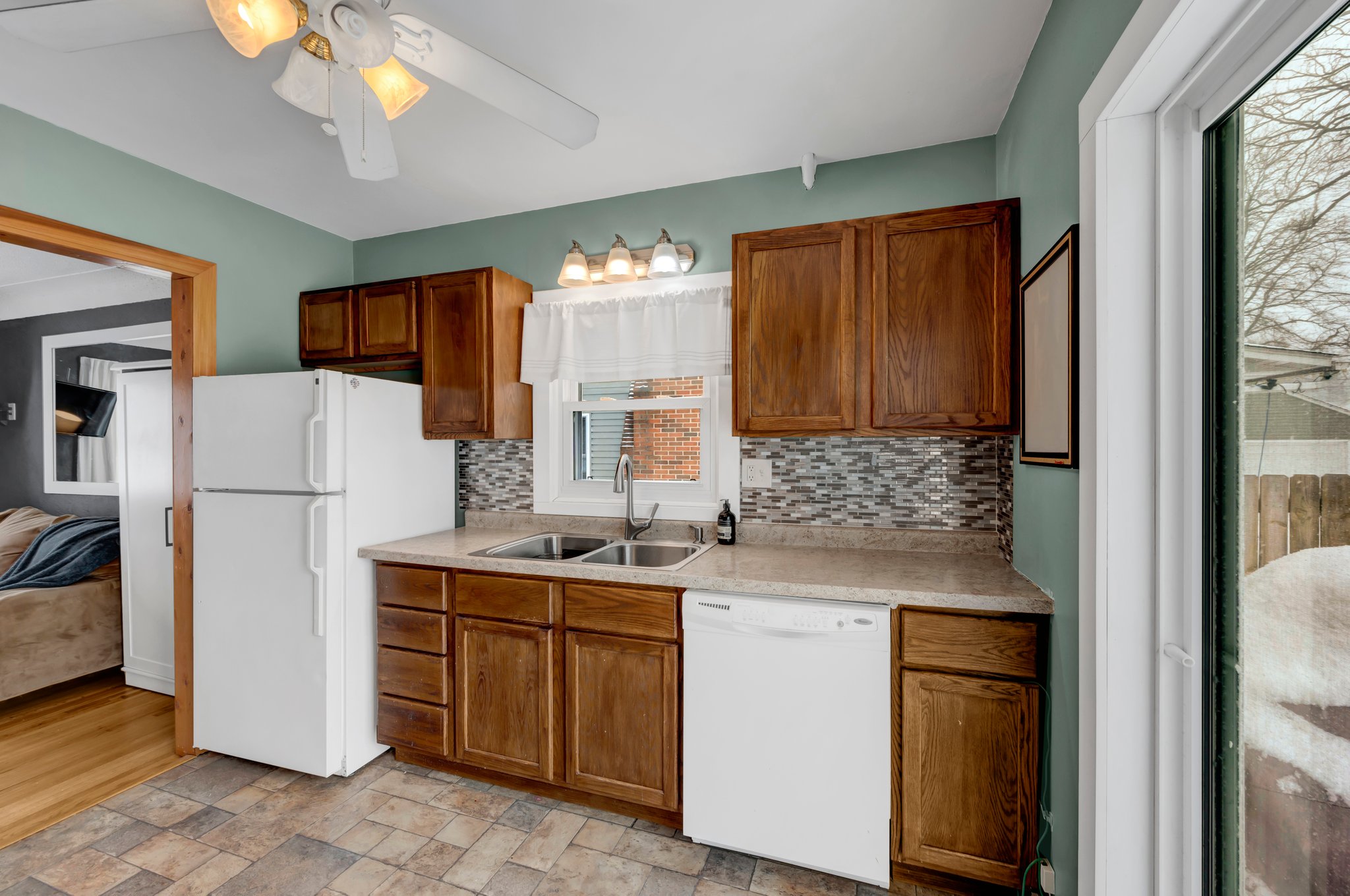 2540 19th Ave, North St Paul, MN 55109, USA Photo 8