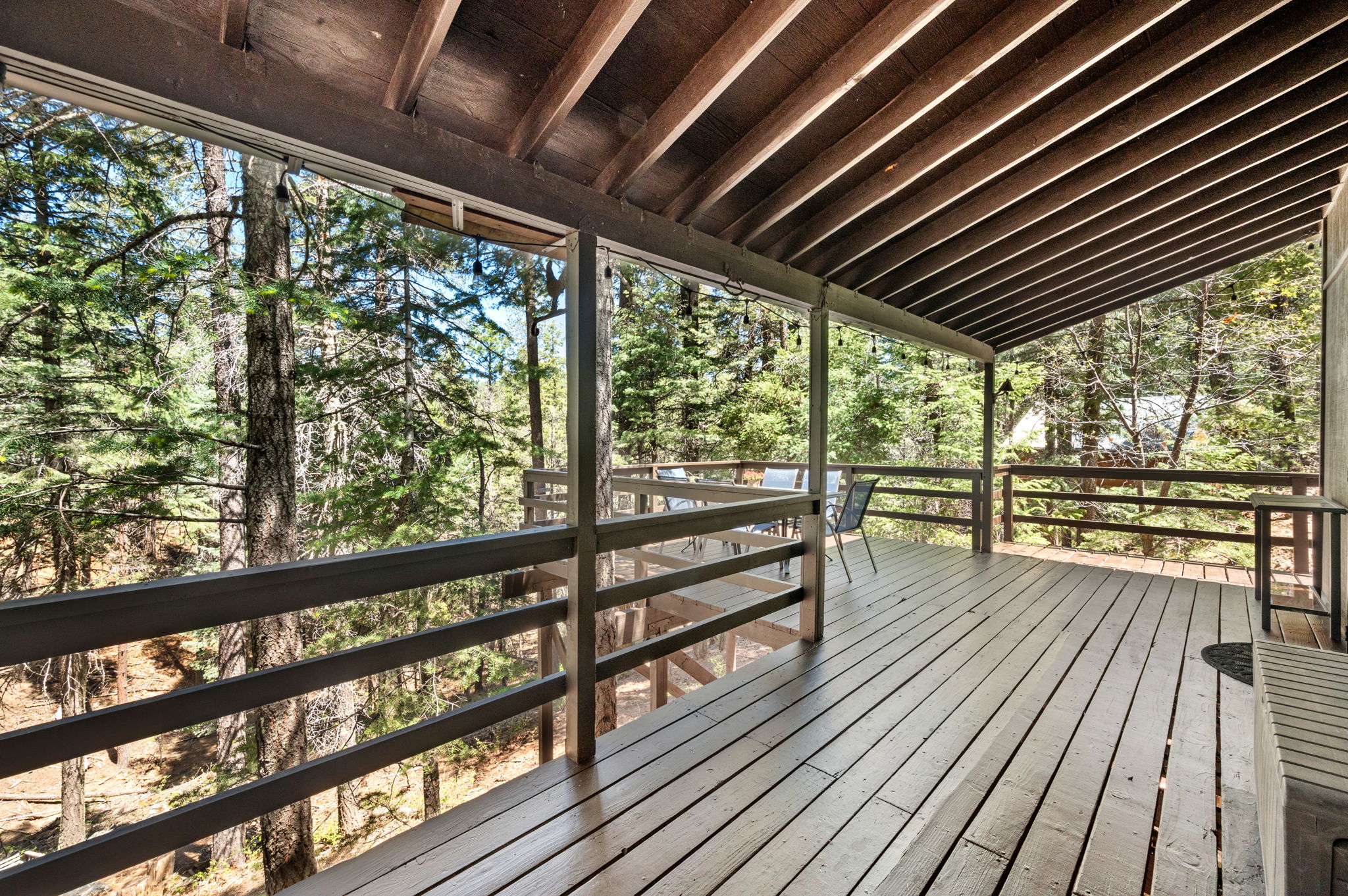 Deck (1)