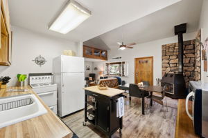 Kitchen (2)