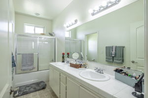  Photo 40