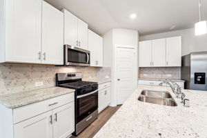 Houston - Southwinds-2542 Bay Winds Ln Baytown TX 77523- 012