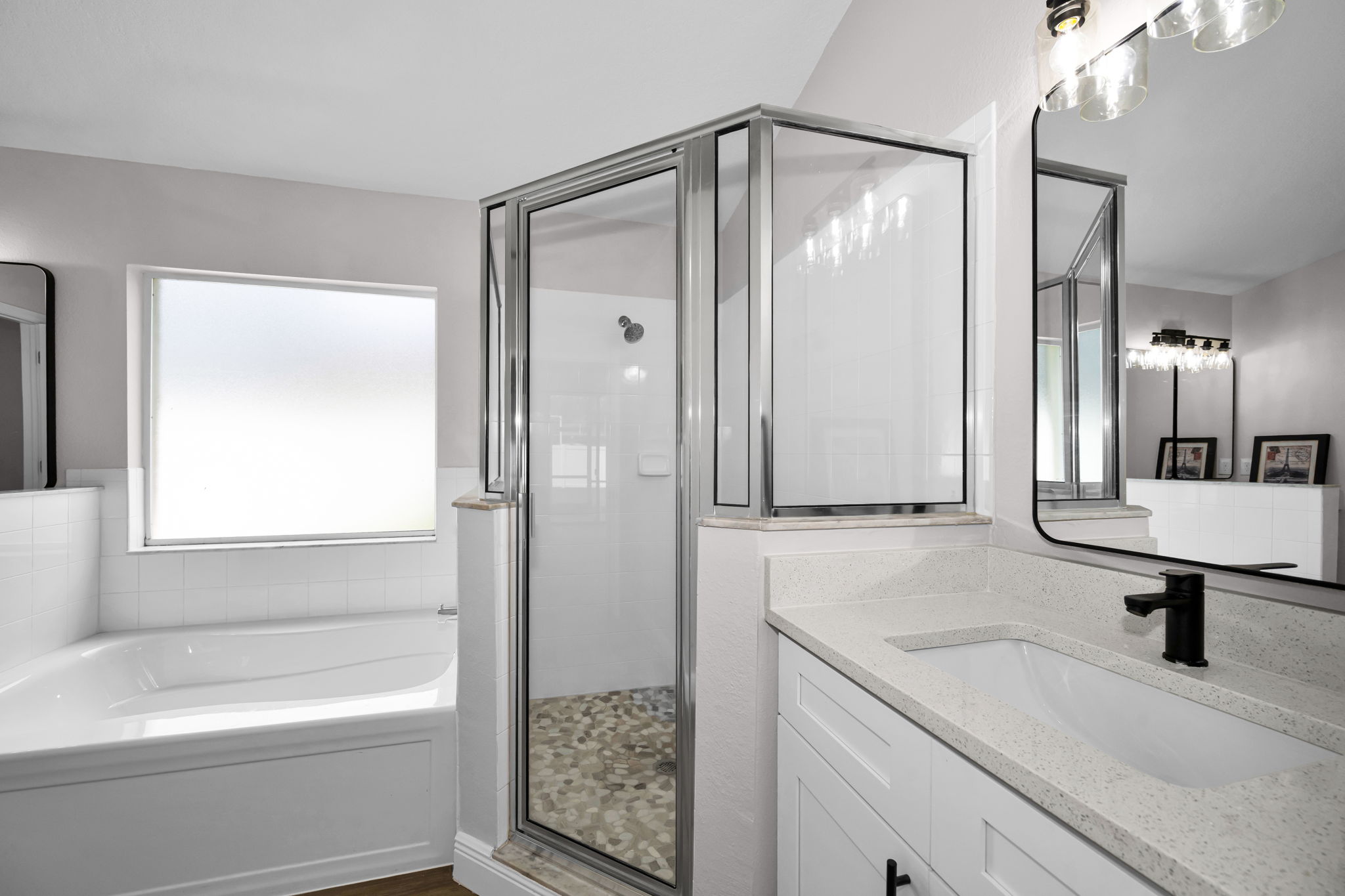 Primary Bathroom 1b