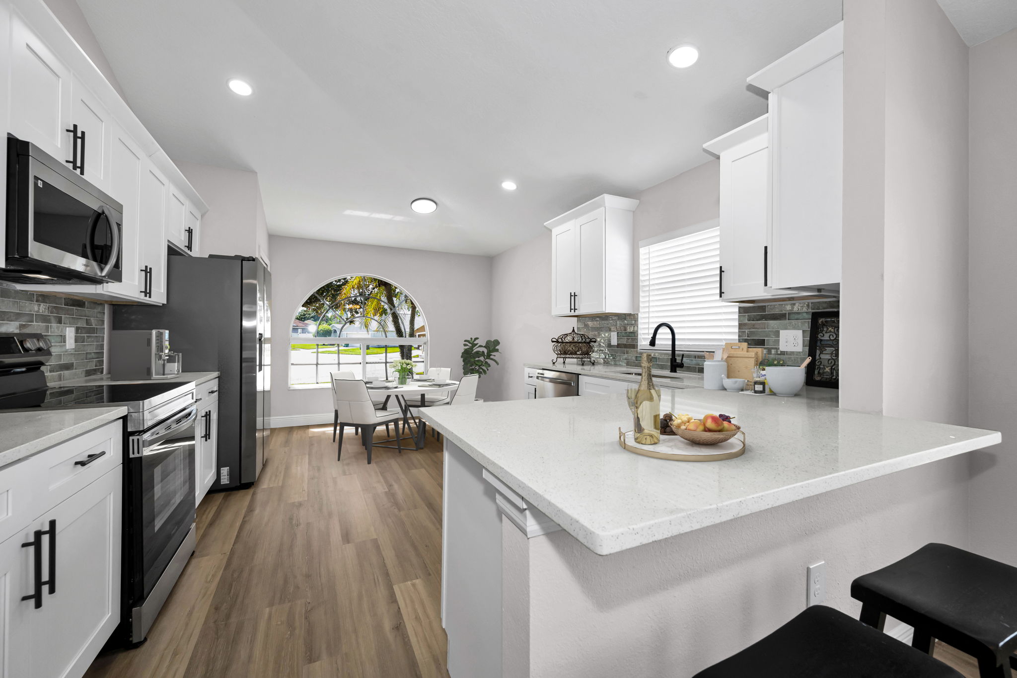 Kitchen 1-VT