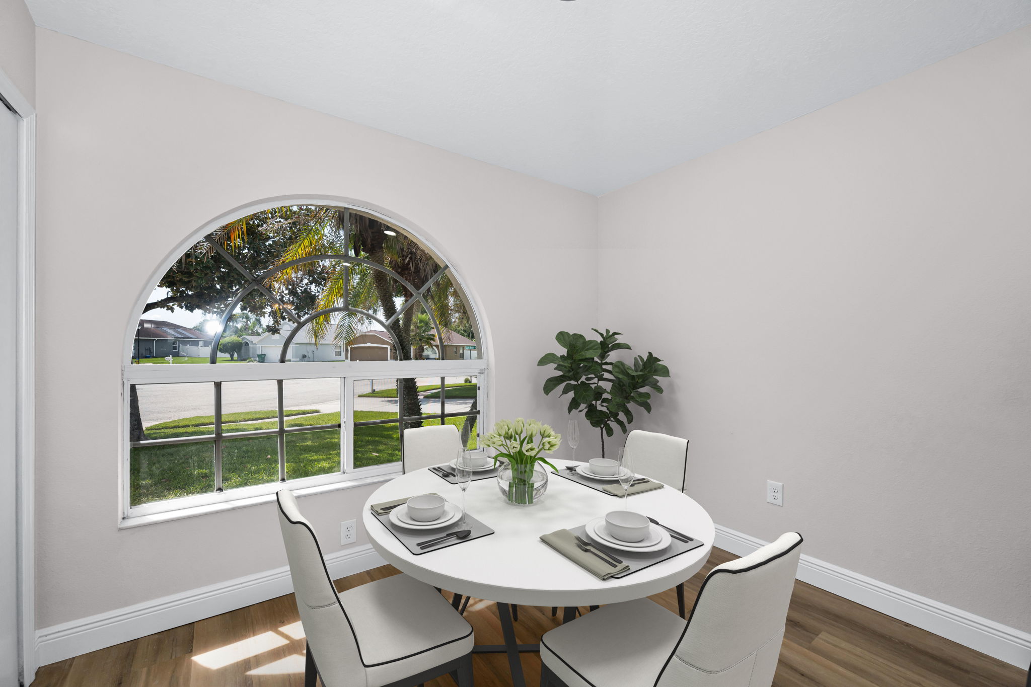 Kitchen Eat-In 1-VT