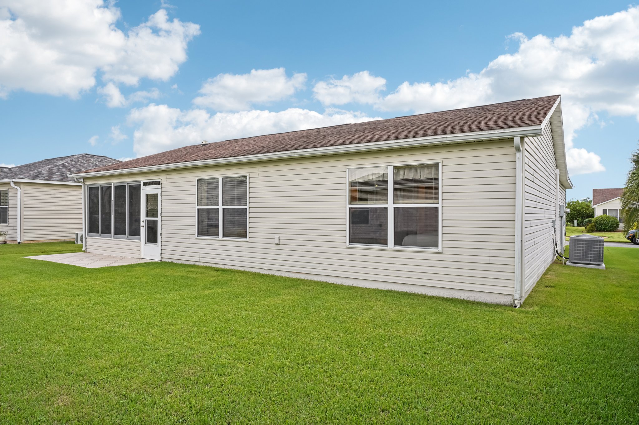 Raintree Dr-S2609-033.jpg