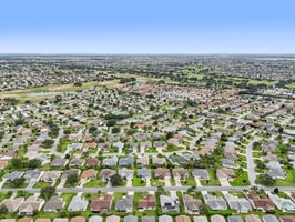 Raintree Dr-S2609-042.jpg