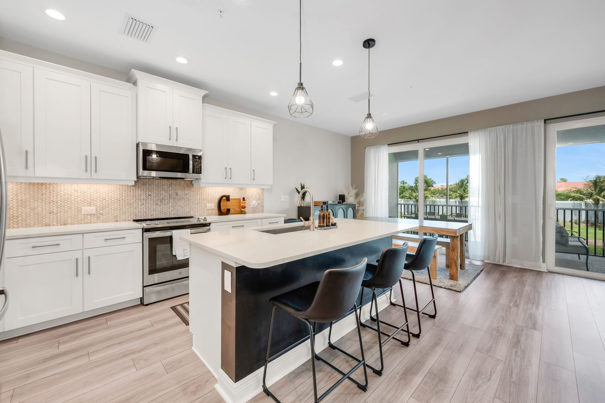 Breakfast Bar - Kitchen View 2