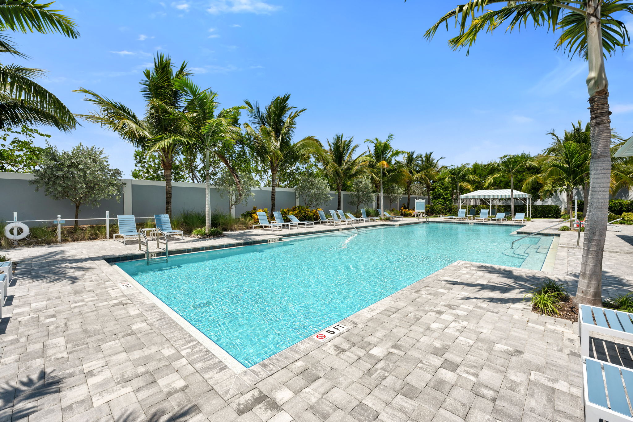 Islands Club Pool