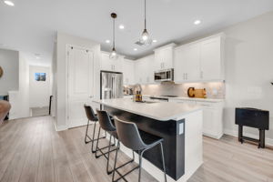 Breakfast Bar - Kitchen