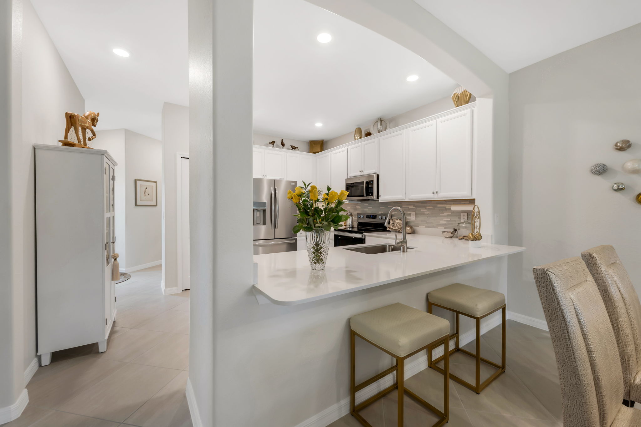 Breakfast Bar - Kitchen