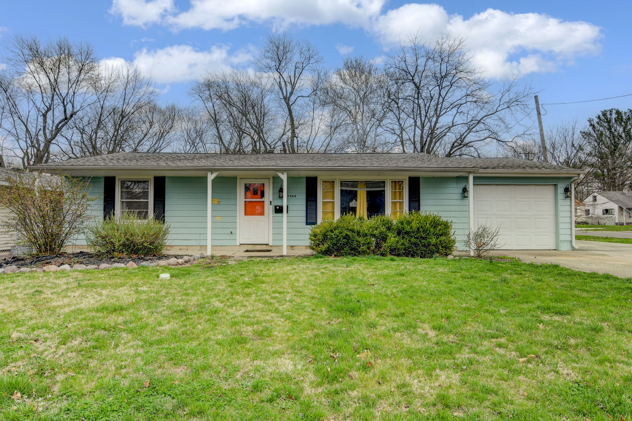 2544 Holmes Ave, Springfield, IL 62704 Design Eyes Photography