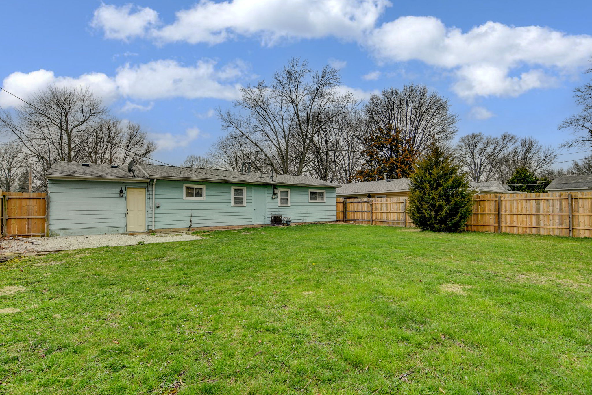 2544 Holmes Ave, Springfield, IL 62704 Design Eyes Photography