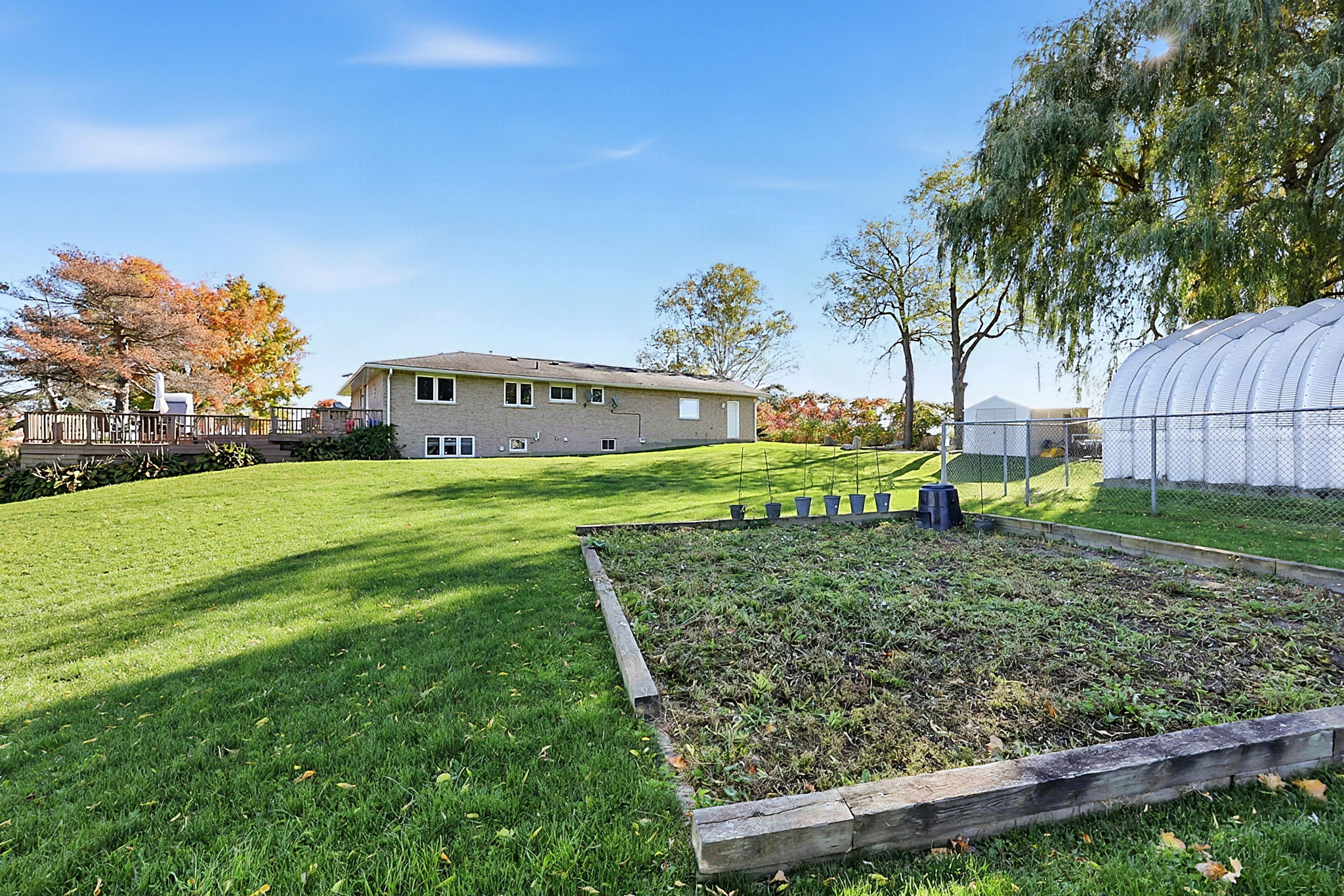  Photo 64