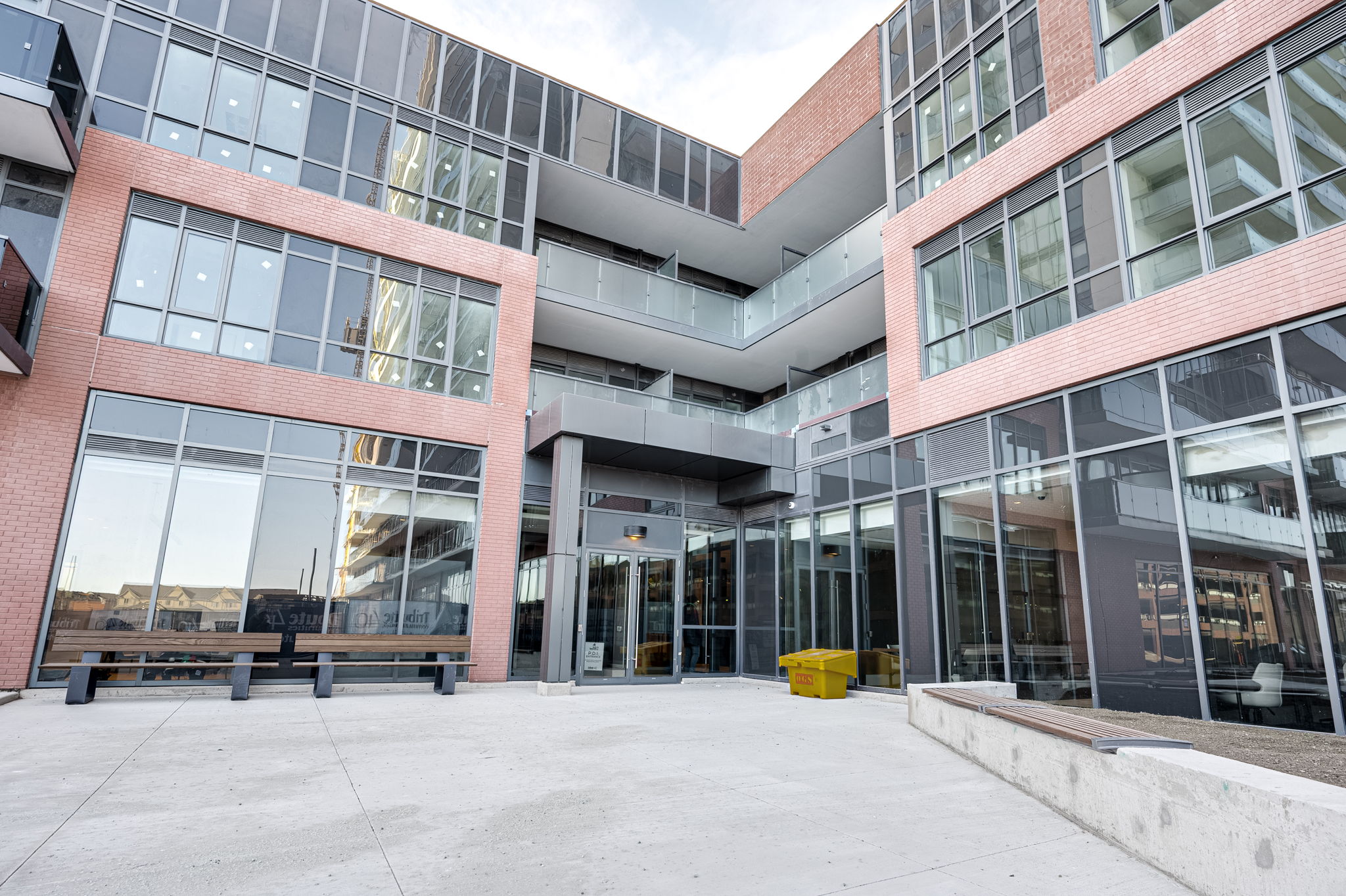 2545 Simcoe St N Unit 415 Oshawa, ON L1H 7K4