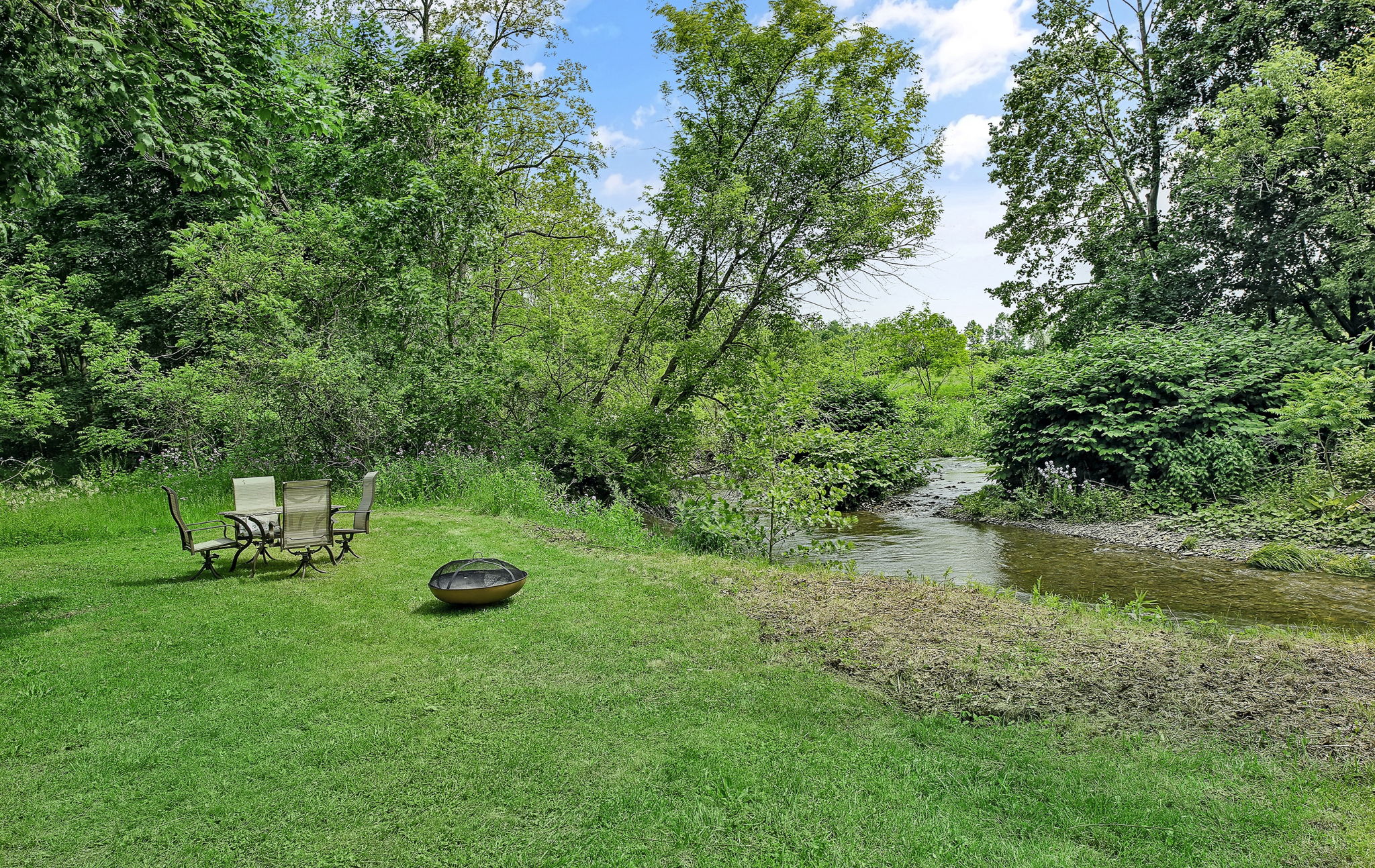  Photo 44