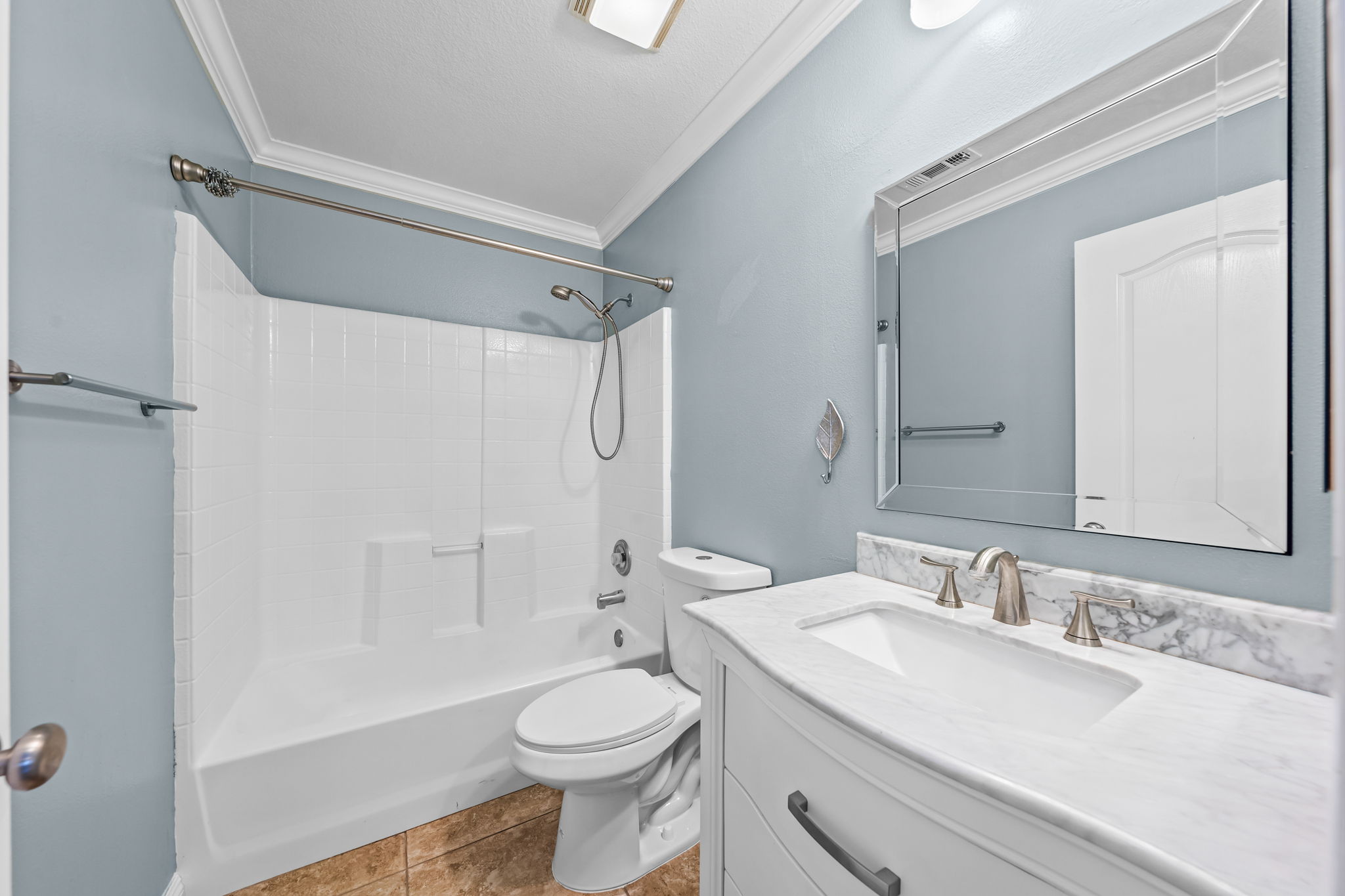 Downstairs En-suite Bathroom