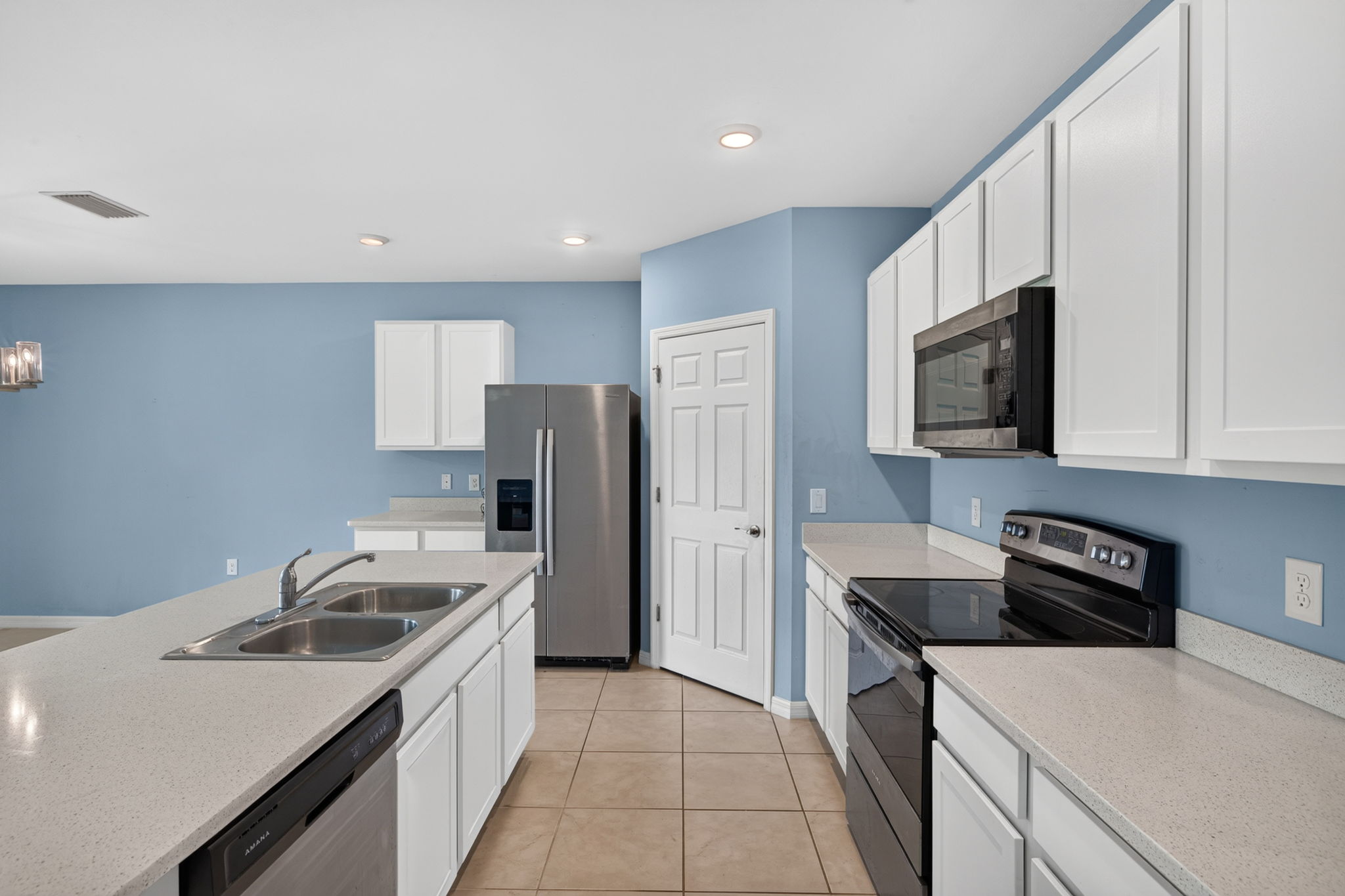 Kitchen 1 of 2