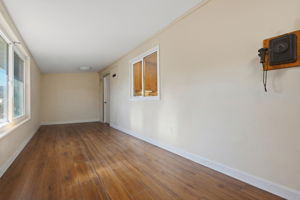  Photo 34