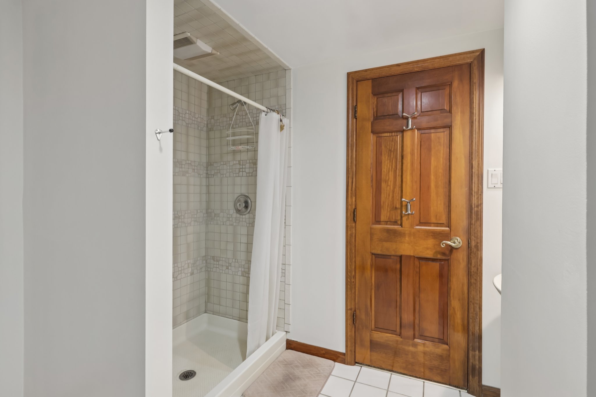 W Hardies Rd-S1909-027.jpg