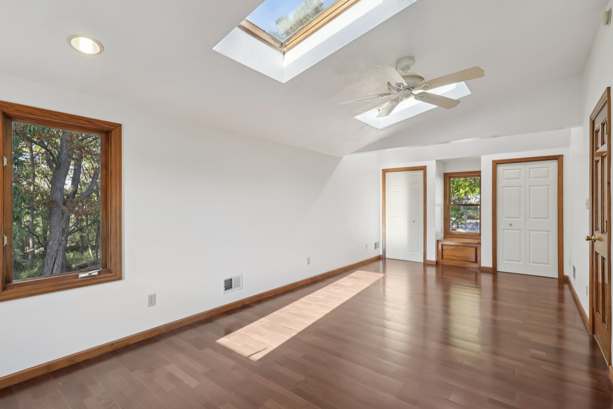 W Hardies Rd-S1909-032.jpg