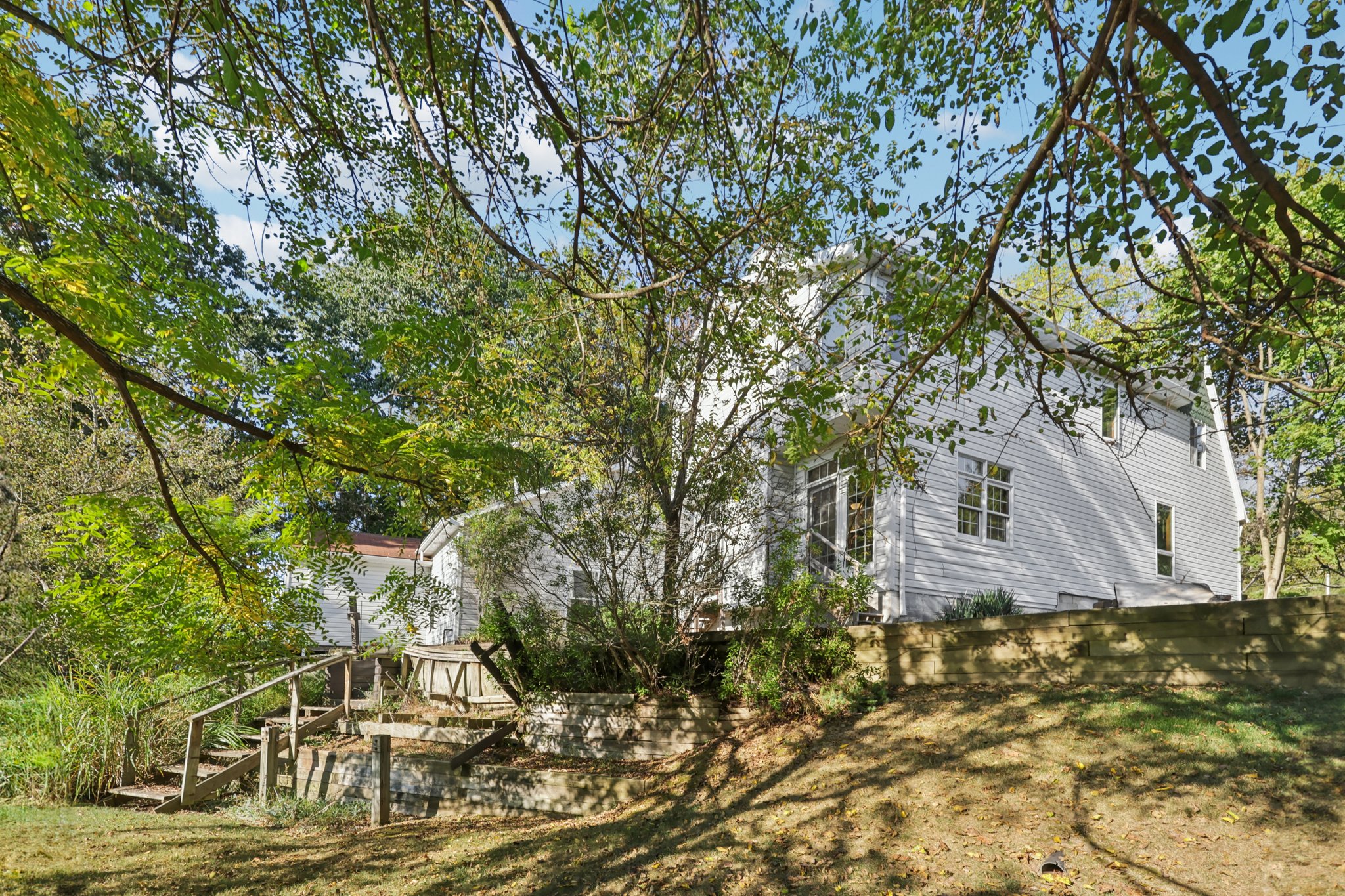 W Hardies Rd-S1909-047.jpg