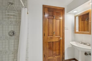 W Hardies Rd-S1909-026.jpg