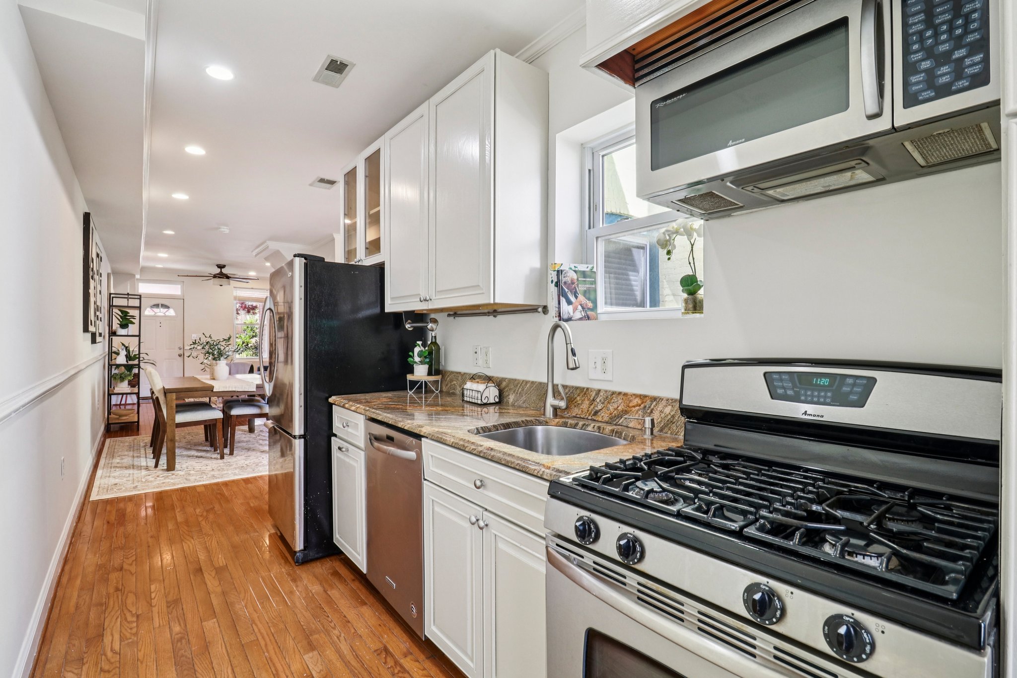 14th Pl-S1004-027.jpg