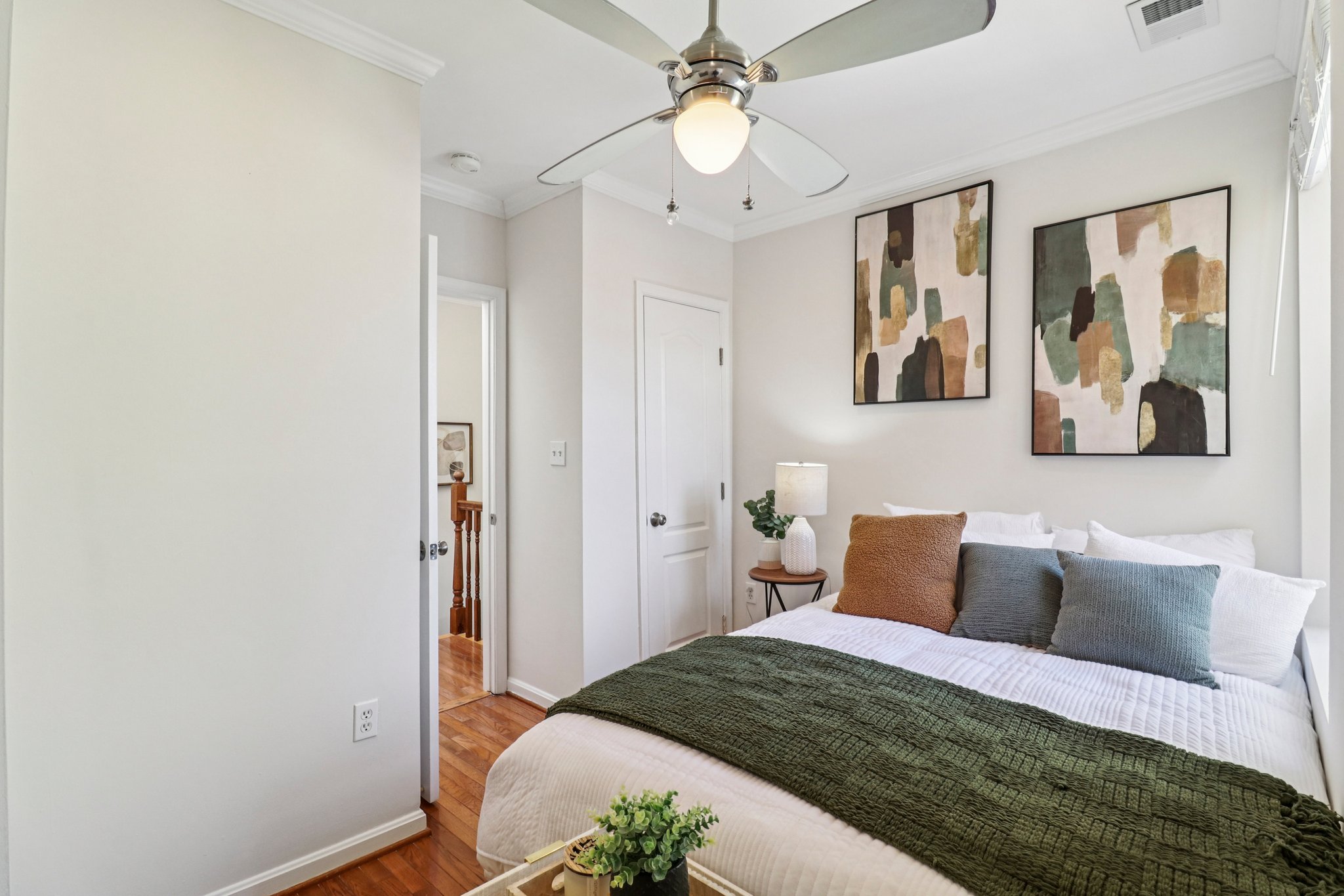 14th Pl-S1004-039.jpg