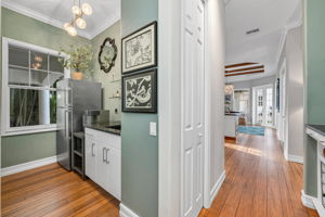 Butler's Pantry / Kitchen Hallway