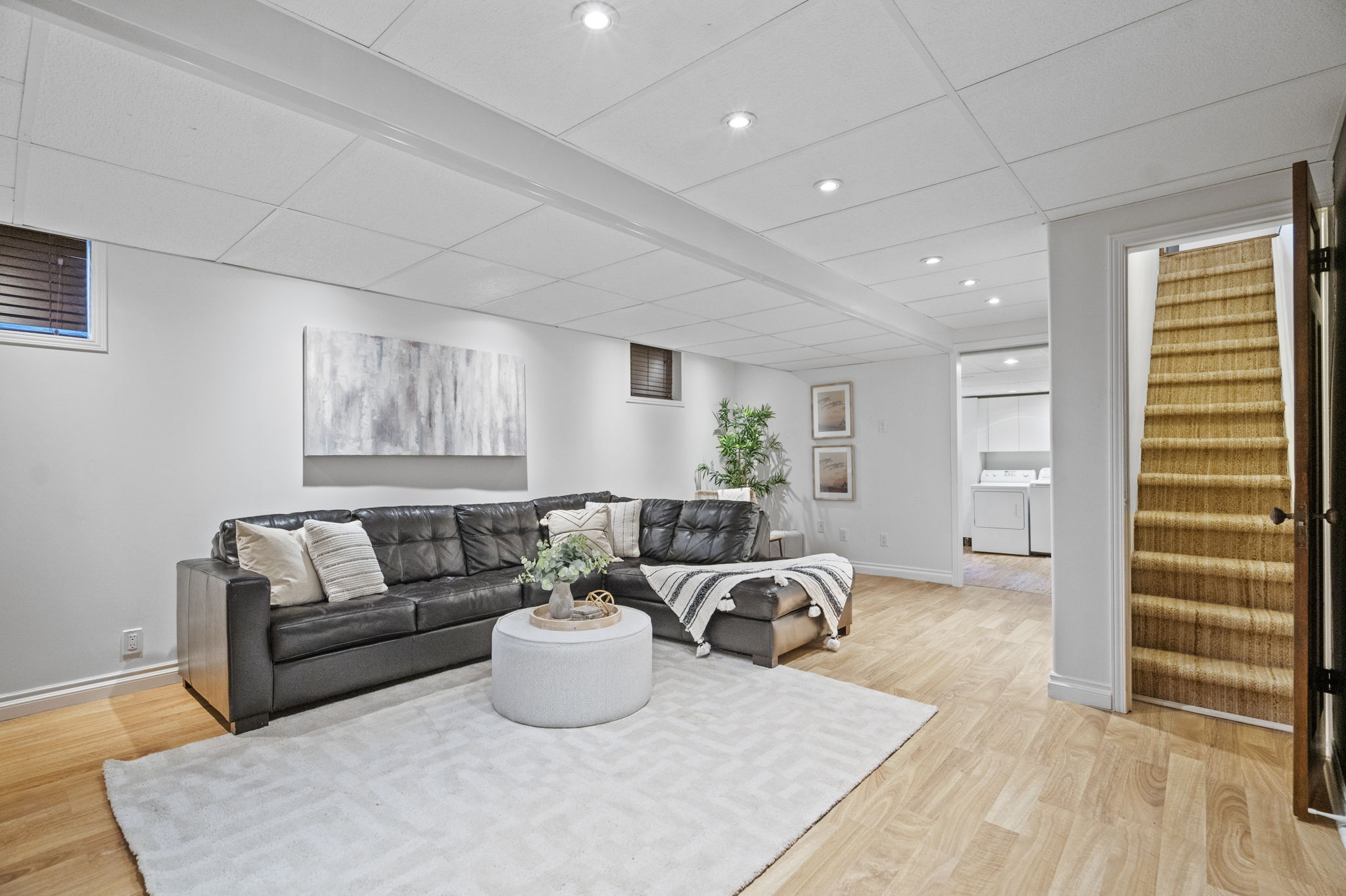 255 Eastwood Rd Toronto, ON M4L 2E2