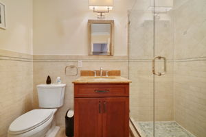 FULL BATHROOM #3