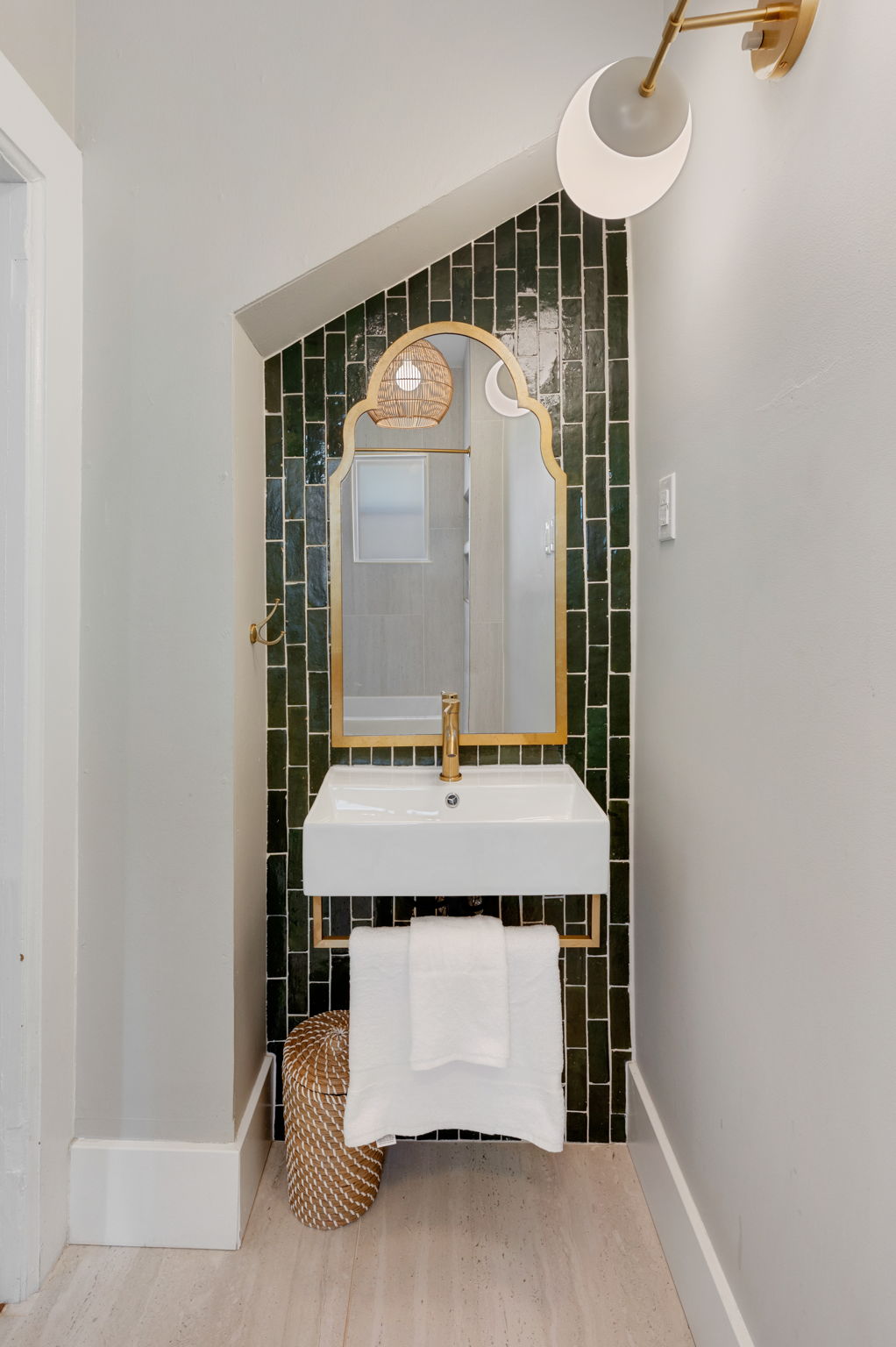  Photo 23