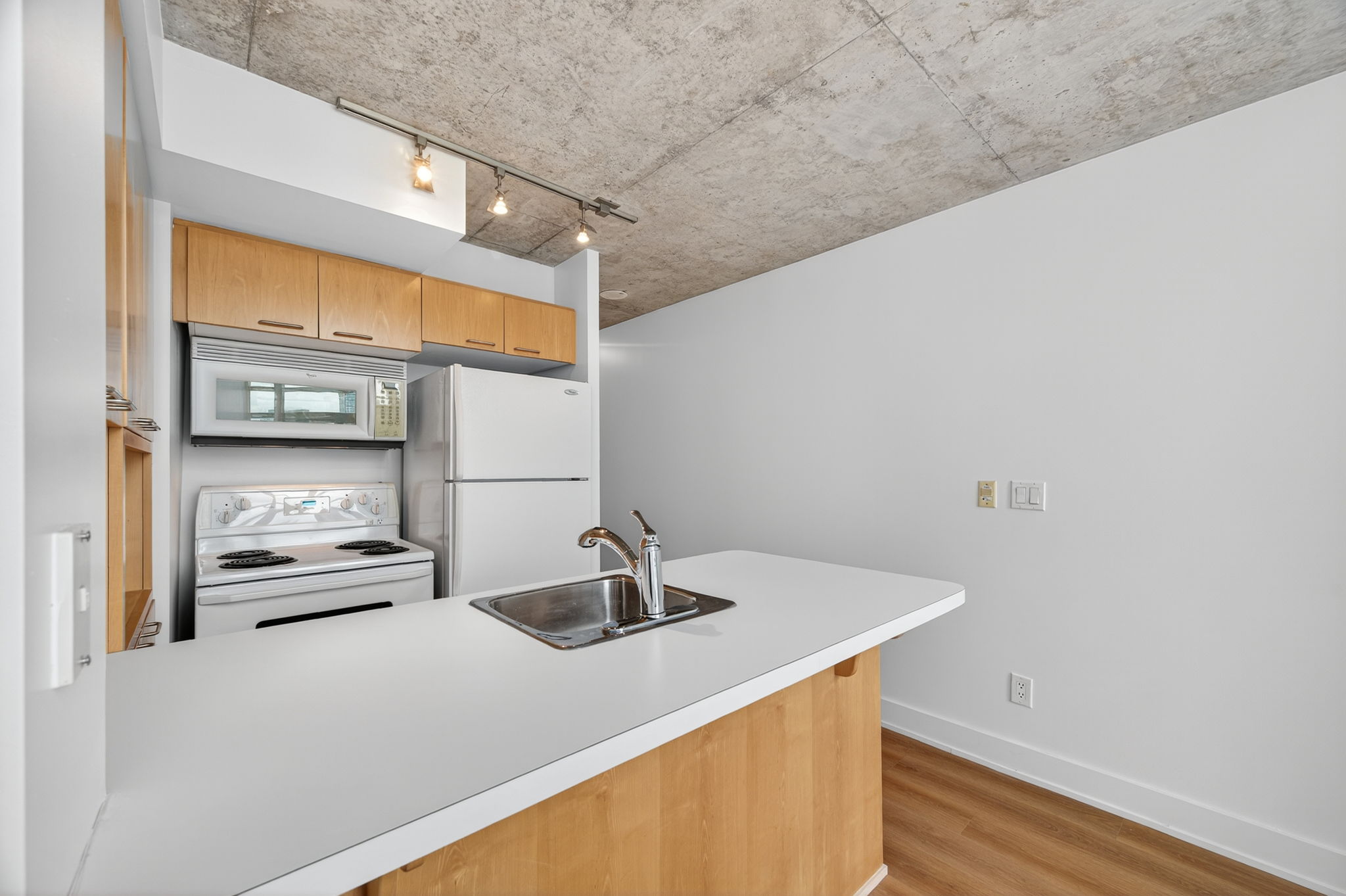 255 Richmond St E Unit 814 Toronto, ON M5A 4T7
