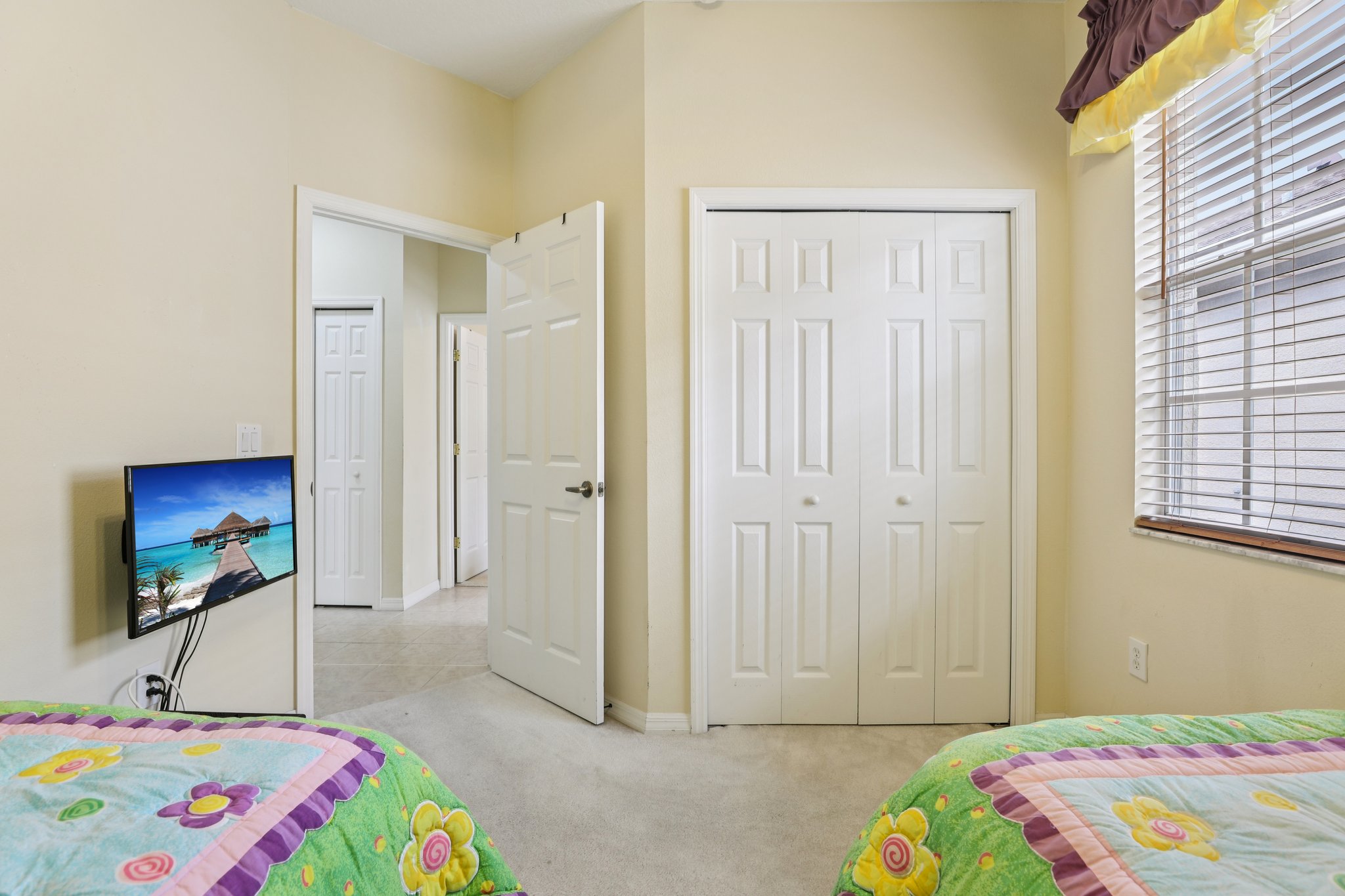 Royal Palm Dr-S1909-032.jpg