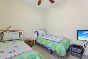 Royal Palm Dr-S1909-031.jpg
