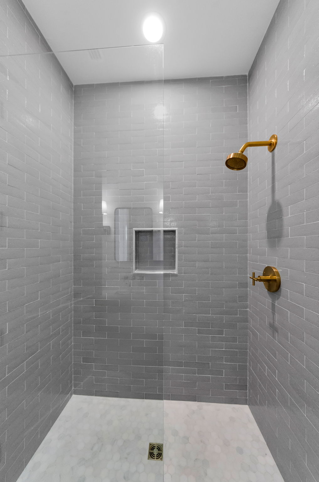 First Floor Bathroom1b
