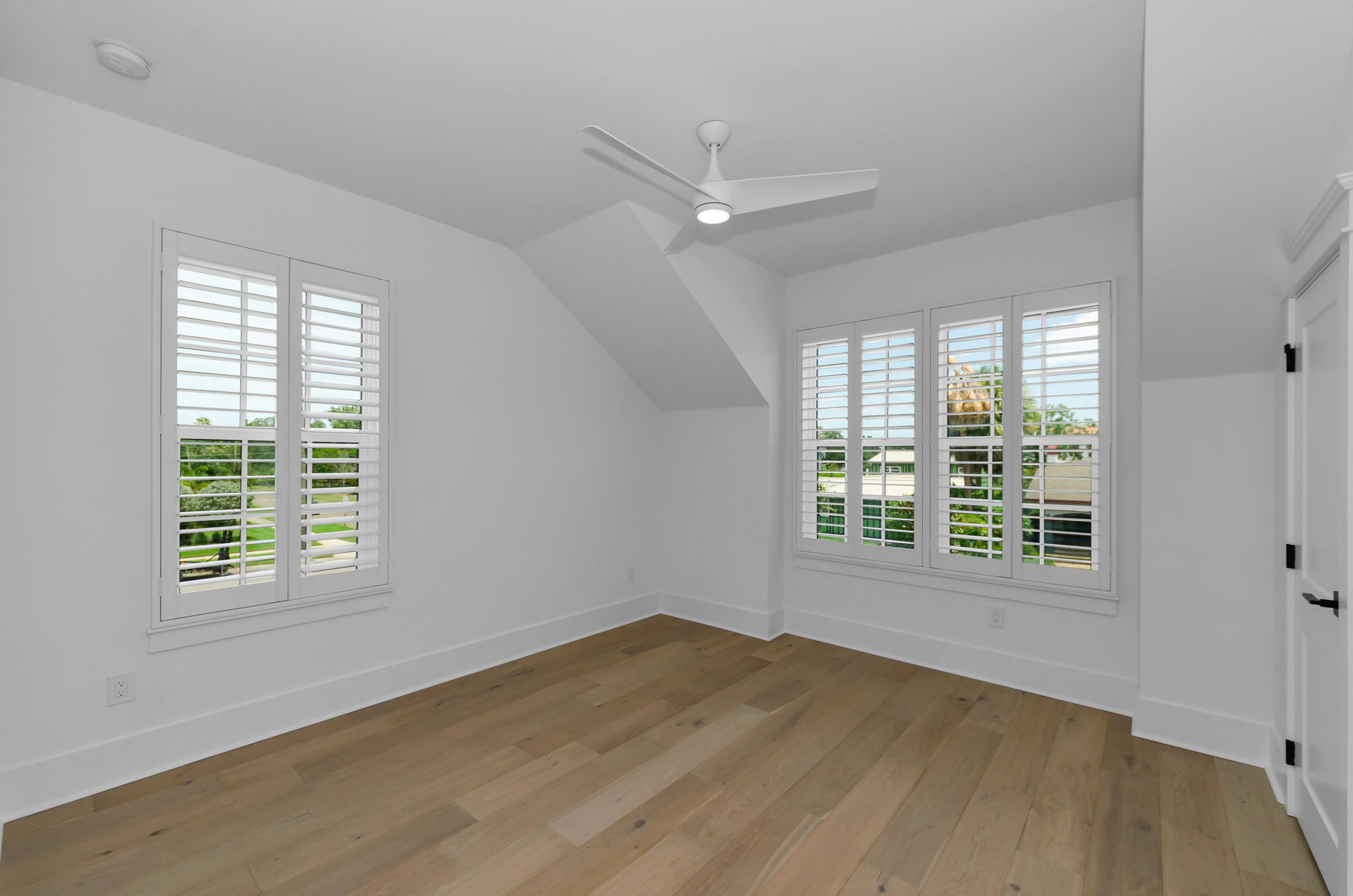 Upper Level Bedroom3a