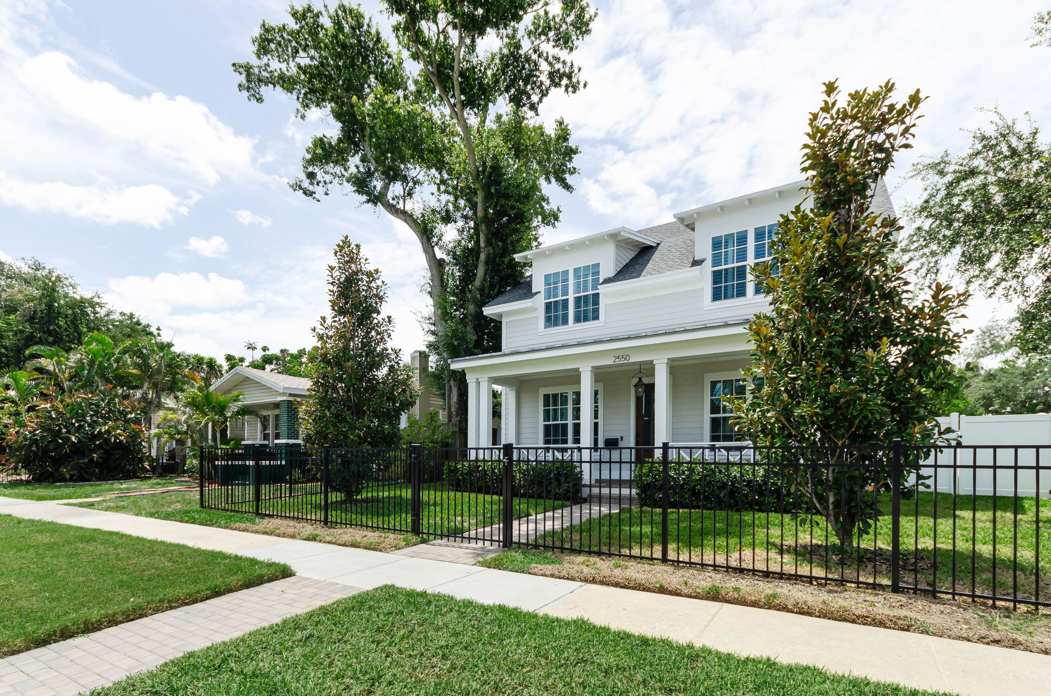 Front Exterior4