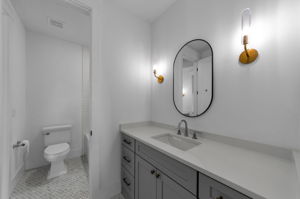 Upper Level Bathroom2c