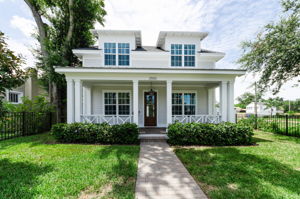 Front Exterior7