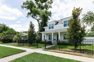 Front Exterior4