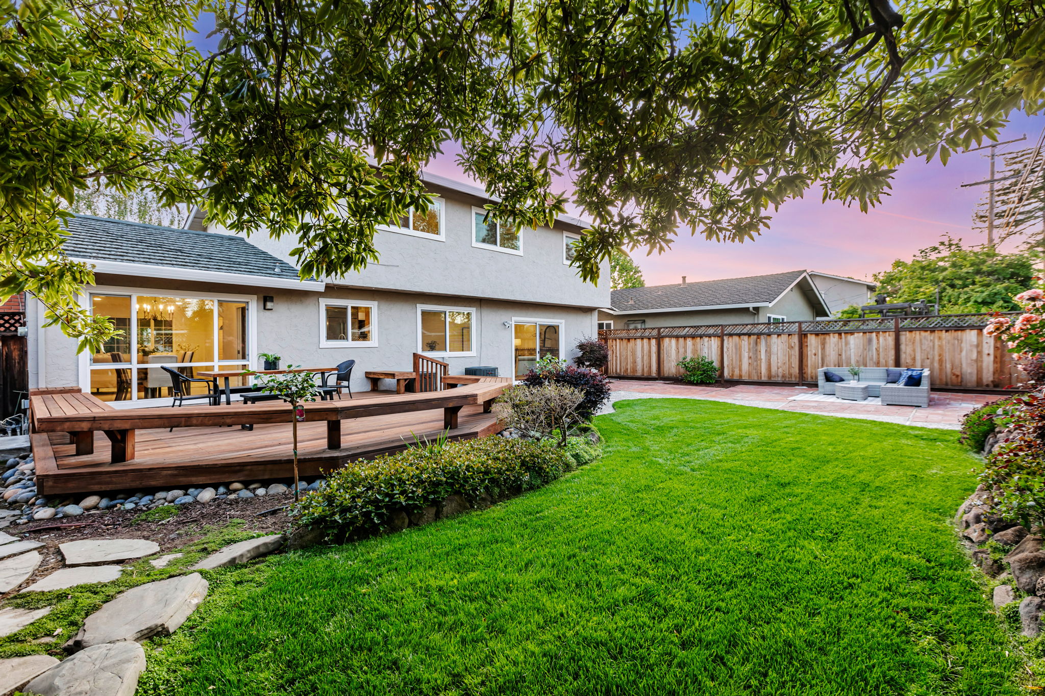 008_TWILIGHT_2550 Fairglen Dr
