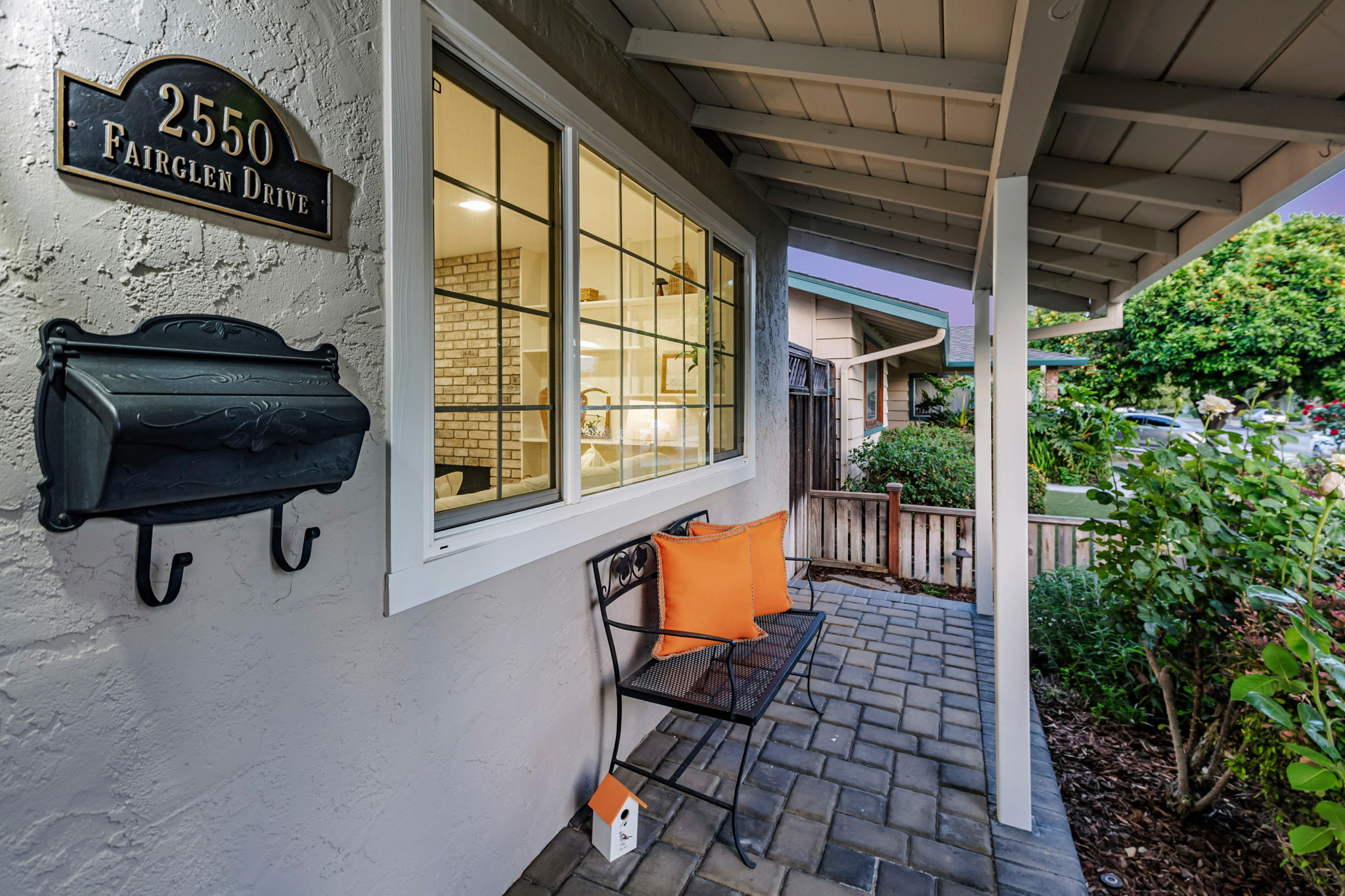 019_TWILIGHT_2550 Fairglen Dr