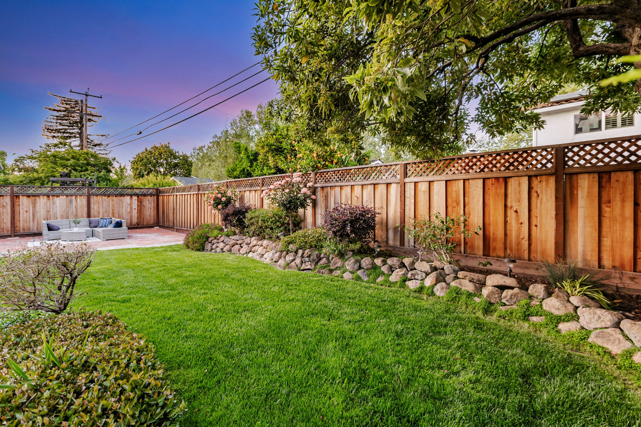 021_TWILIGHT_2550 Fairglen Dr