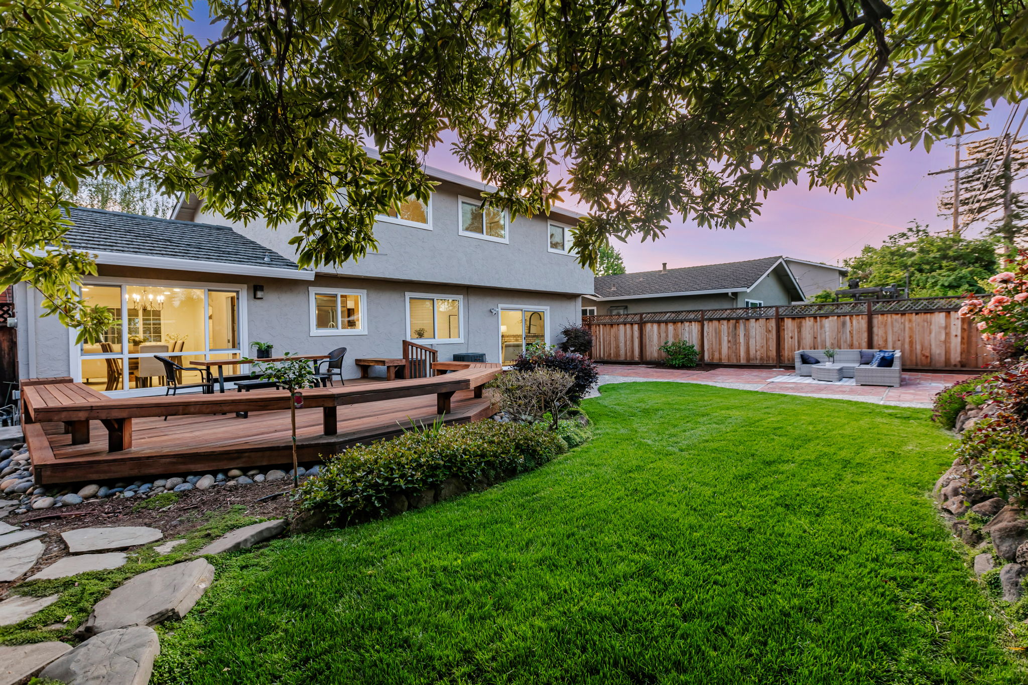 022_TWILIGHT_2550 Fairglen Dr