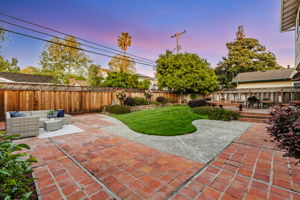 010_TWILIGHT_2550 Fairglen Dr