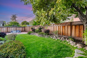 013_TWILIGHT_2550 Fairglen Dr