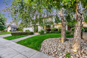 014_TWILIGHT_2550 Fairglen Dr