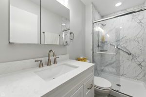 2550 W 112th St 12 L_012